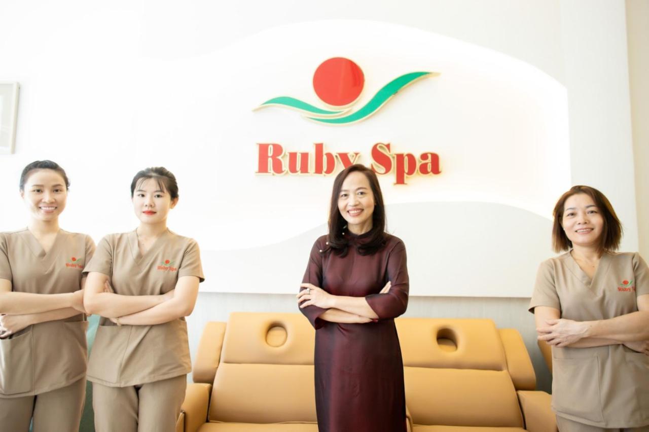 Ruby Hotel مدينة هوشي منه المظهر الخارجي الصورة