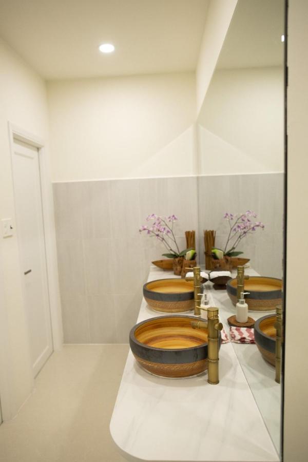 Ruby Hotel مدينة هوشي منه المظهر الخارجي الصورة