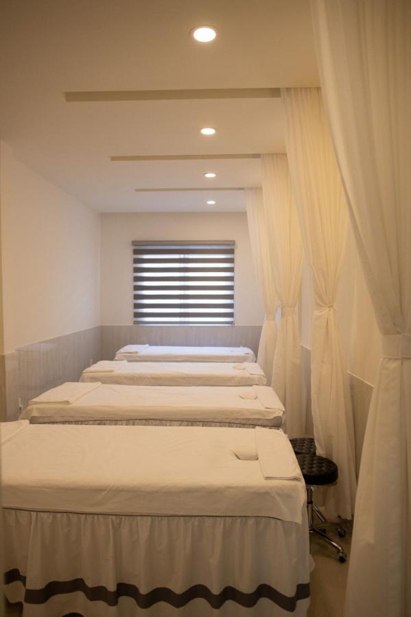 Ruby Hotel مدينة هوشي منه المظهر الخارجي الصورة