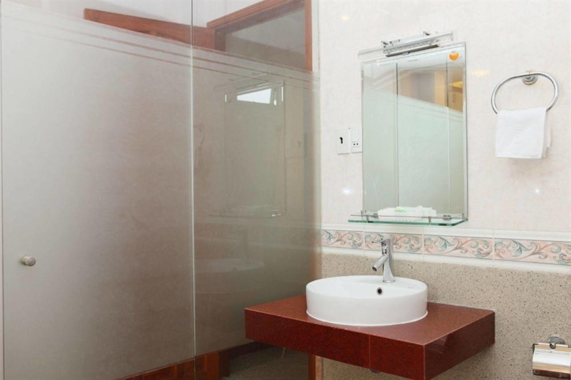 Ruby Hotel مدينة هوشي منه المظهر الخارجي الصورة