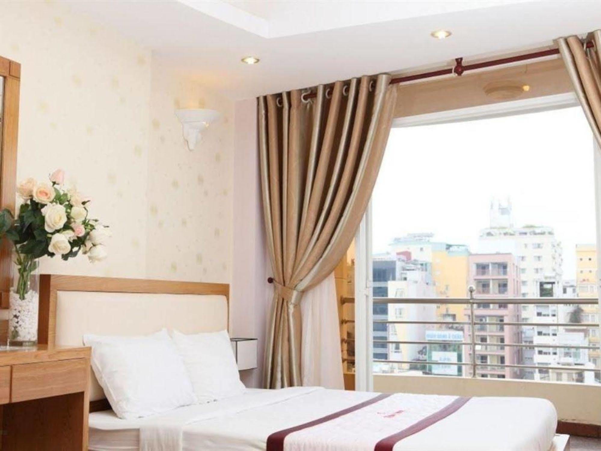Ruby Hotel مدينة هوشي منه المظهر الخارجي الصورة