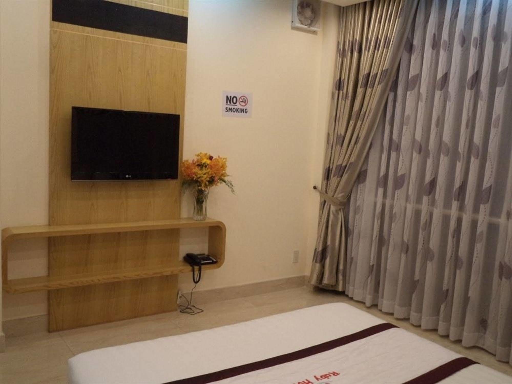 Ruby Hotel مدينة هوشي منه المظهر الخارجي الصورة
