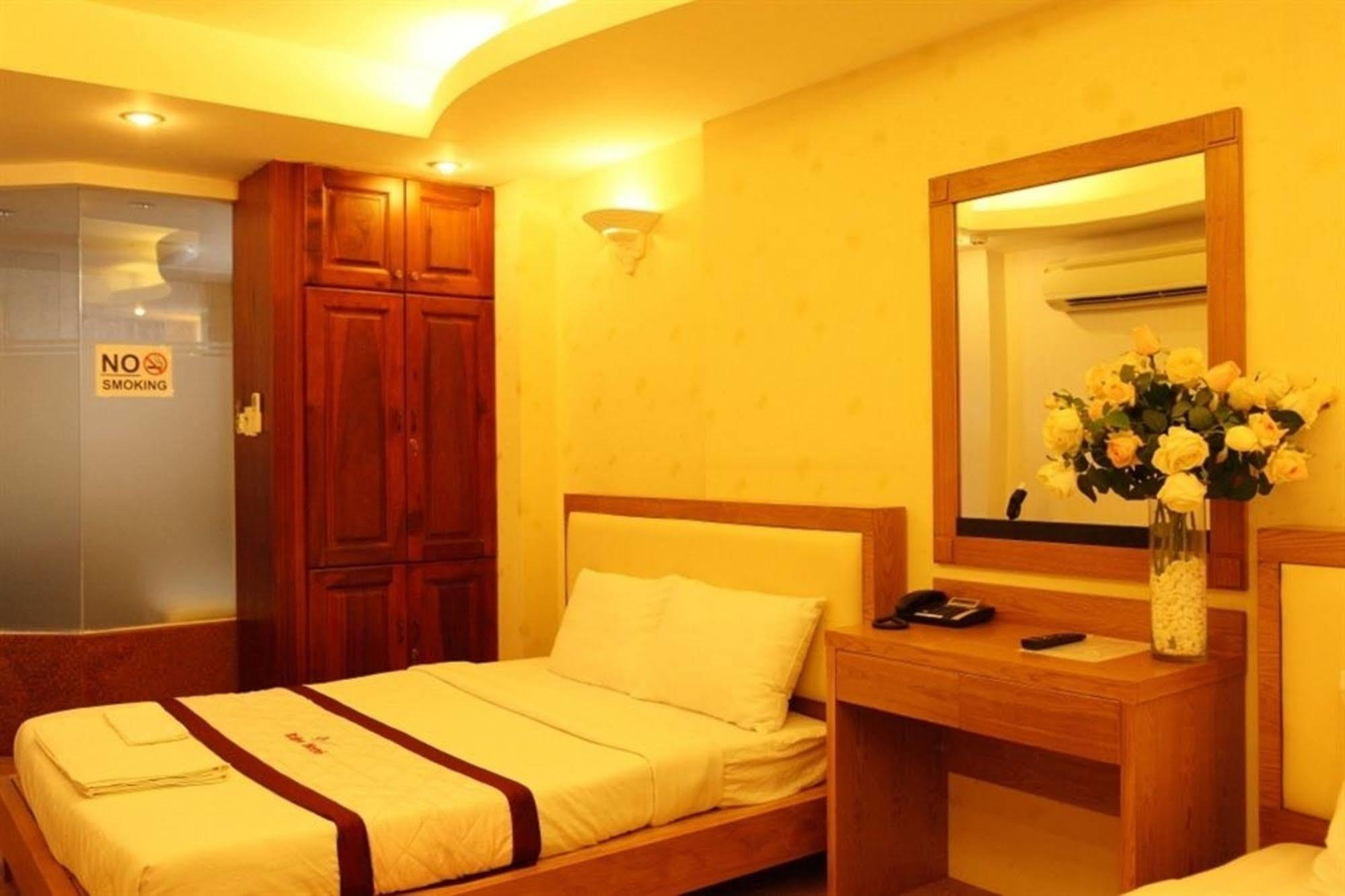 Ruby Hotel مدينة هوشي منه المظهر الخارجي الصورة